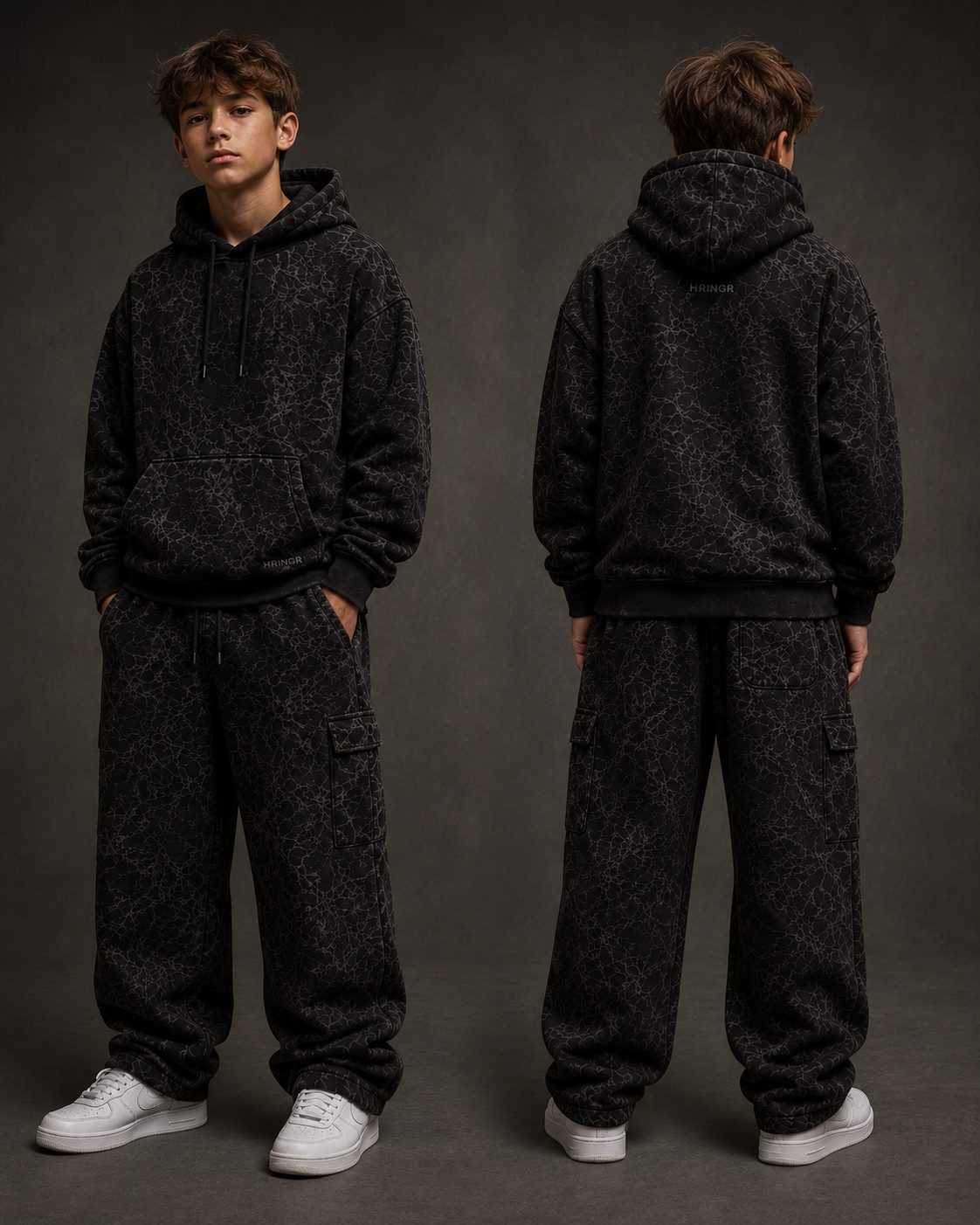 Model wearing the HRINGR Anchor set in Glacier Fractal